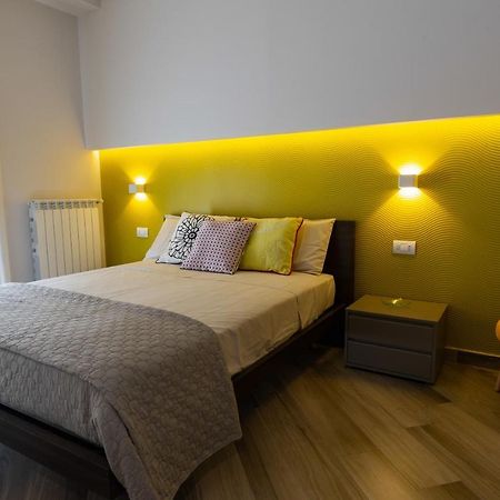 Casa Martina Apartment Кастеламаре ди Стабия Екстериор снимка