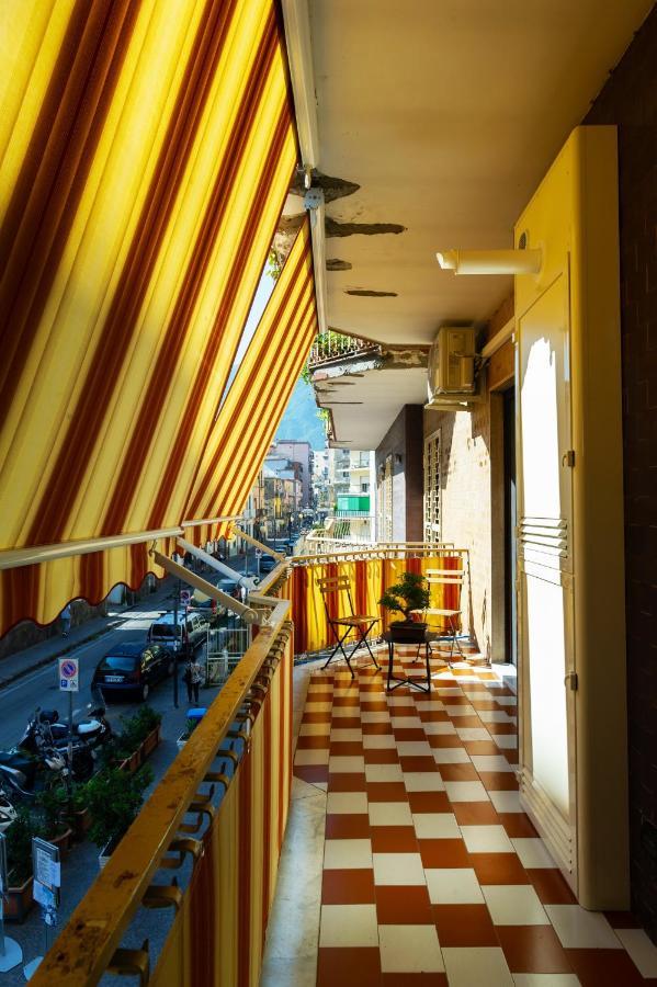 Casa Martina Apartment Кастеламаре ди Стабия Екстериор снимка