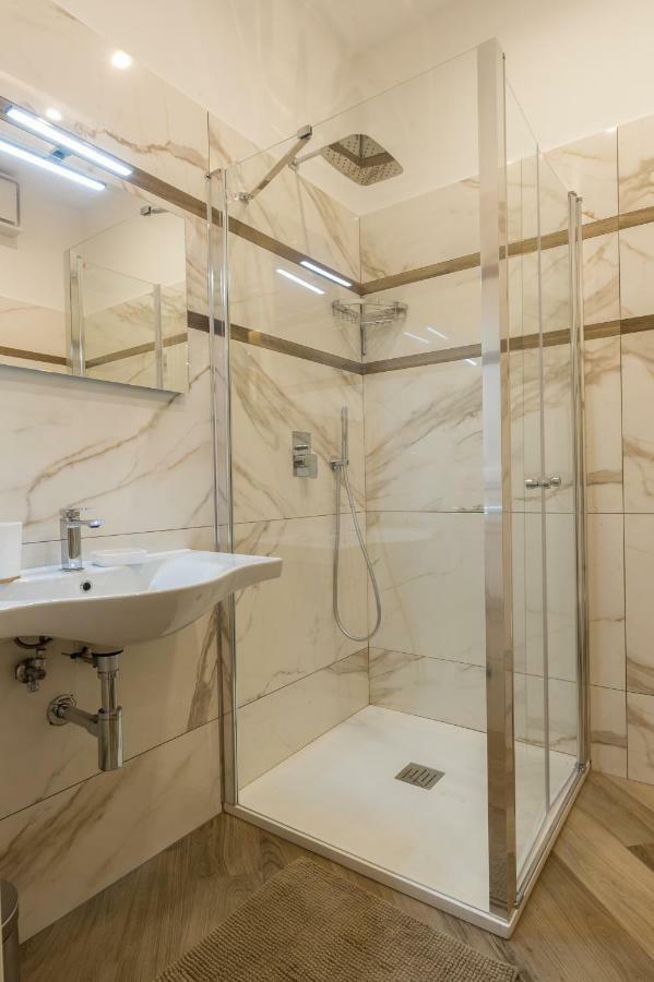 Casa Martina Apartment Кастеламаре ди Стабия Екстериор снимка